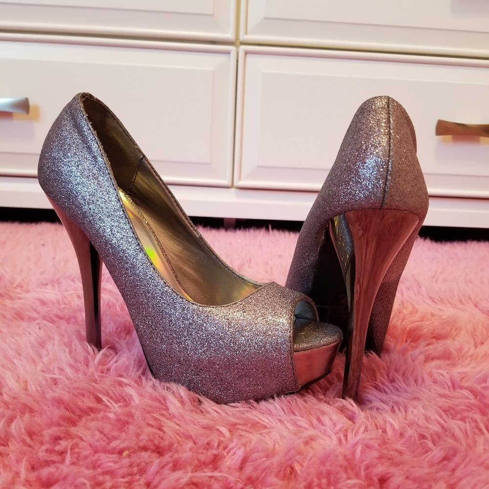 Shoes - Picture 8 of 8